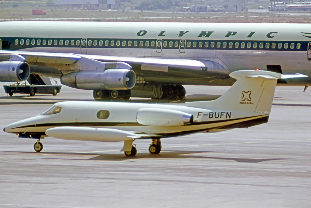 Learjet 24
