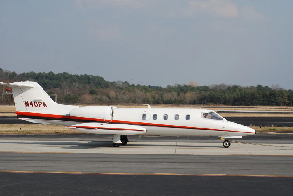 Learjet 35