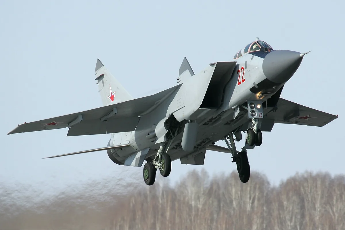 Mikoyan (MiG) MiG-31 Foxhound