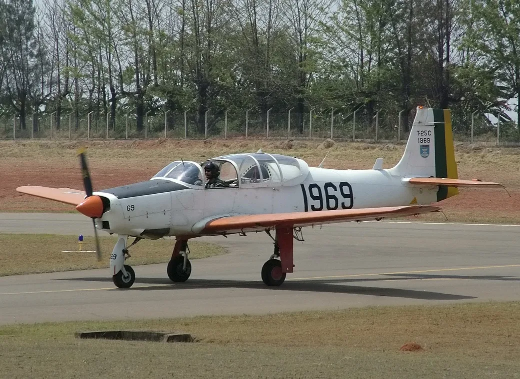 Neiva T-25 Universal